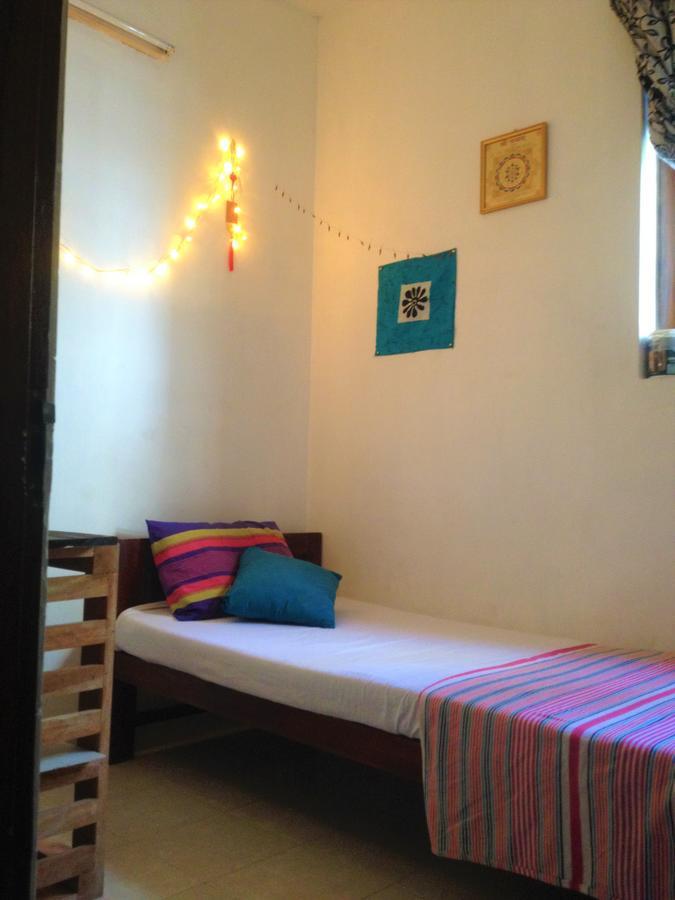 Chill Space Hostel Negombo Bagian luar foto